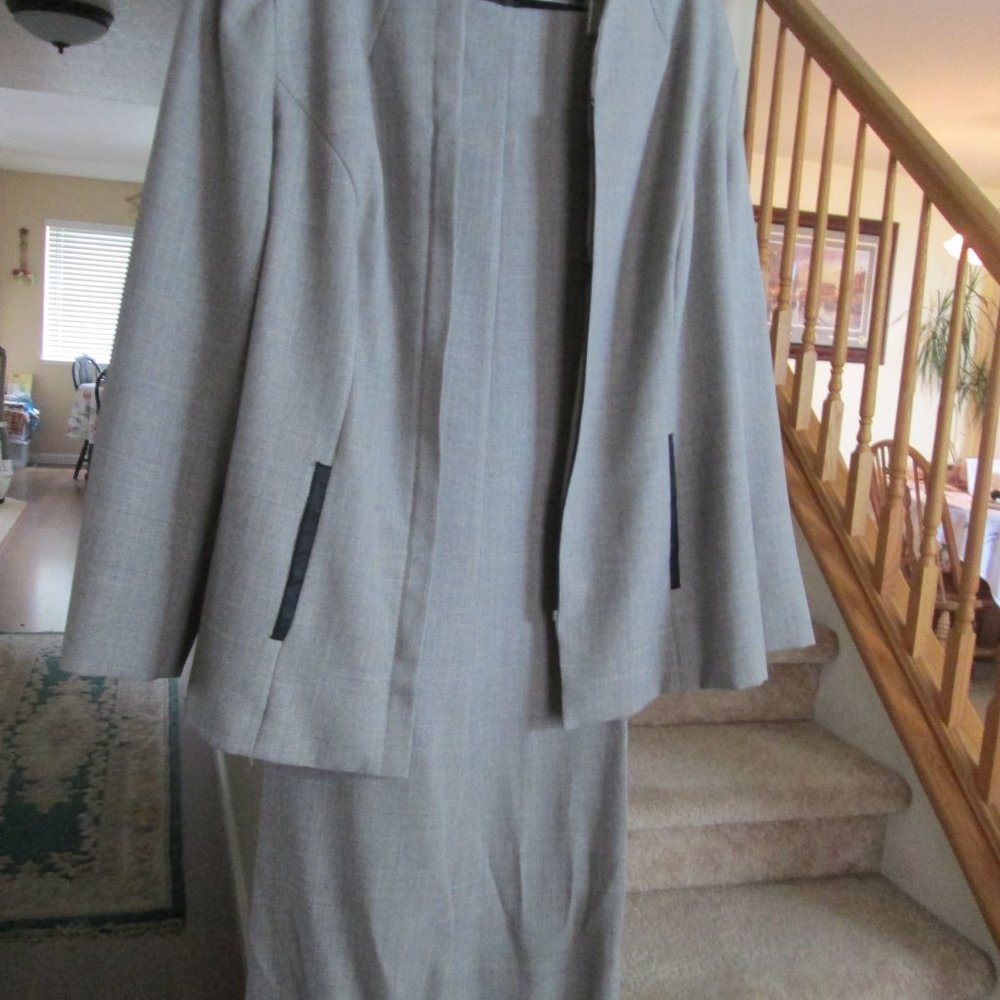 Suit, Jacket and Pant, 16 W, Blacker